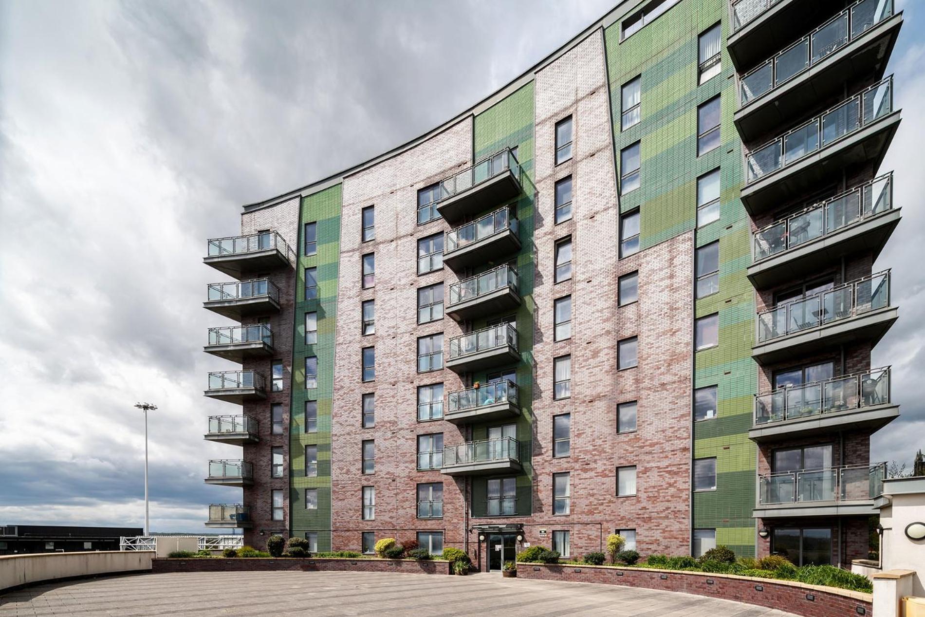 Exclusive Apartment - City Centre - Free Parking -Wifi Netflix- Juliet Balcony Leeds  Extérieur photo